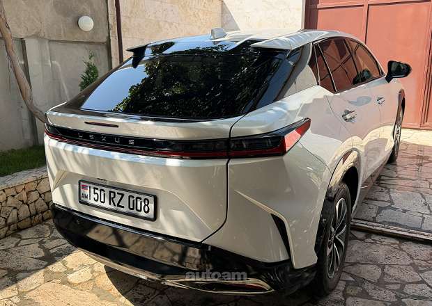 Lexus RZ 300 2025 — լուսանկար 7