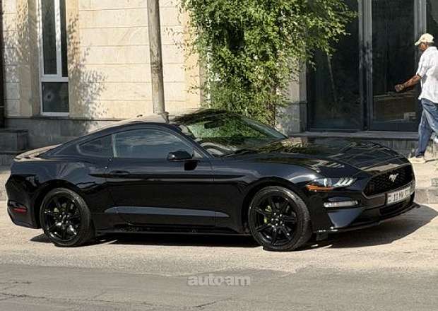 Ford Mustang 2020 — photo 1