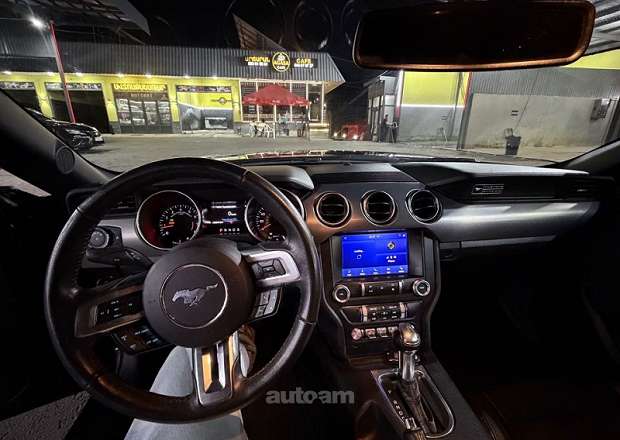 Ford Mustang 2020 — photo 3