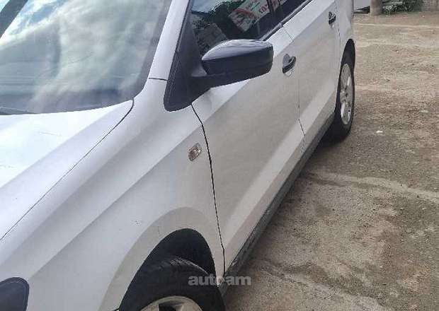 Volkswagen Polo 2012 — լուսանկար 2