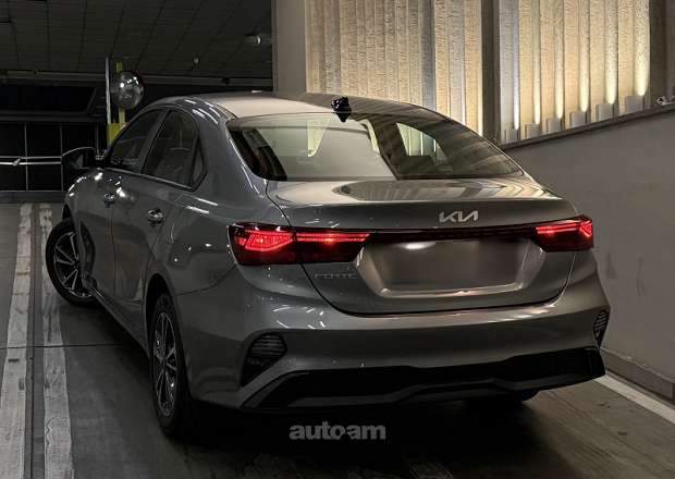 Kia Forte 2022 — լուսանկար 4