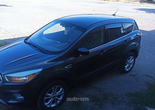 Ford Escape 2017 — լուսանկար 10