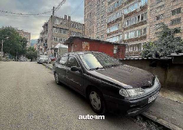 Renault Laguna 1994 — լուսանկար 2