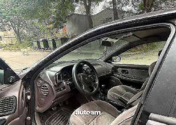 Renault Laguna 1994 — լուսանկար 5