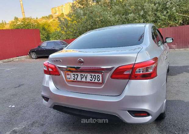 Nissan Sentra 2019 — photo 2