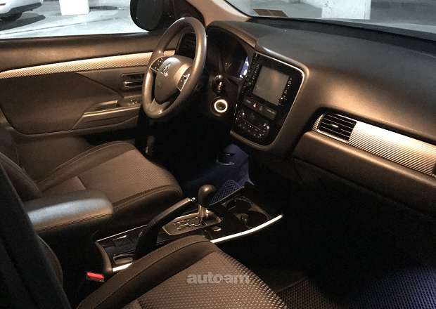 Mitsubishi Outlander 2018 — լուսանկար 3