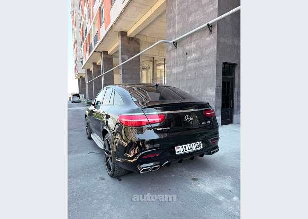 Mercedes-Benz GLE 63 S Coupe 2015 — լուսանկար 3
