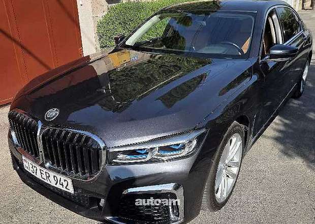 BMW 750 2017 — լուսանկար 2