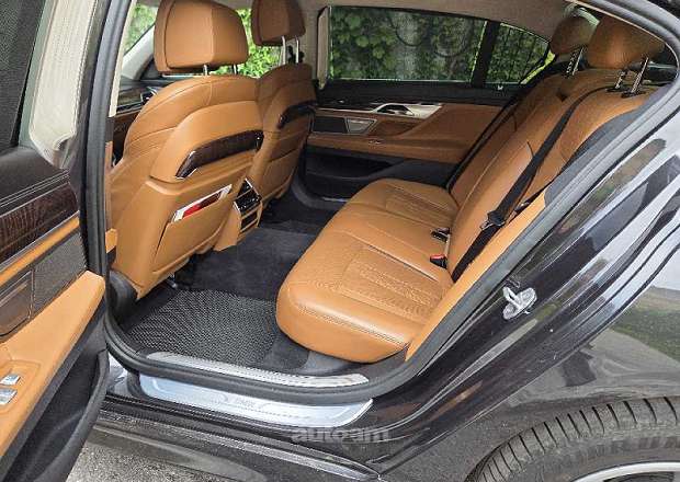 BMW 750 2017 — լուսանկար 8