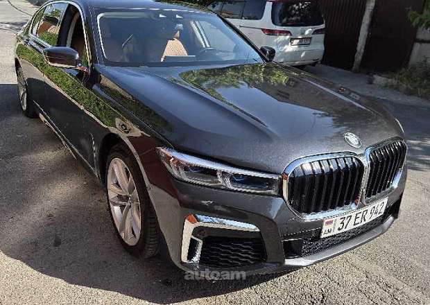 BMW 750 2017 — լուսանկար 6