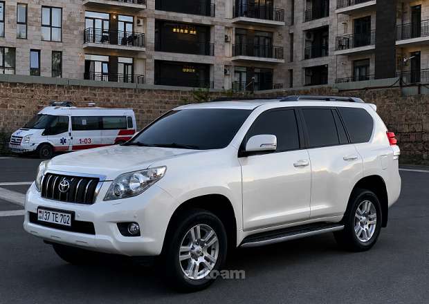 Toyota Land Cruiser Prado 2013 — լուսանկար 1