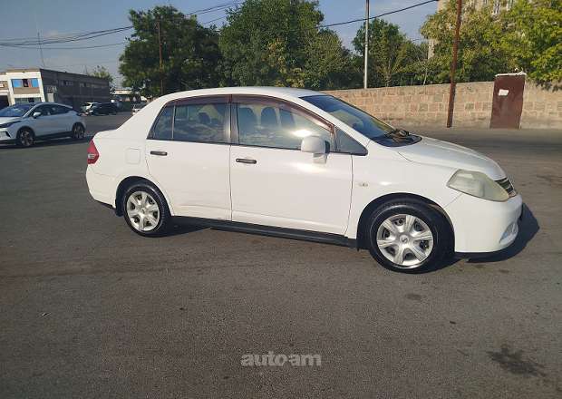 Nissan Tiida 2008 — լուսանկար 2