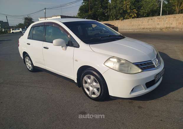 Nissan Tiida 2008 — լուսանկար 1