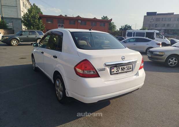 Nissan Tiida 2008 — լուսանկար 3