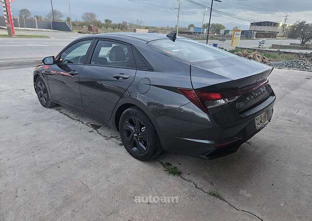 Hyundai Elantra 2022 — photo 5