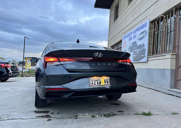 Hyundai Elantra 2022 — photo 4