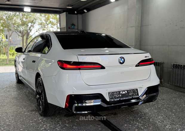 BMW i7 2023 — լուսանկար 3