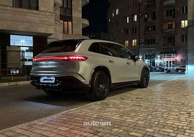 Mercedes-Benz EQS SUV 2023 — լուսանկար 1