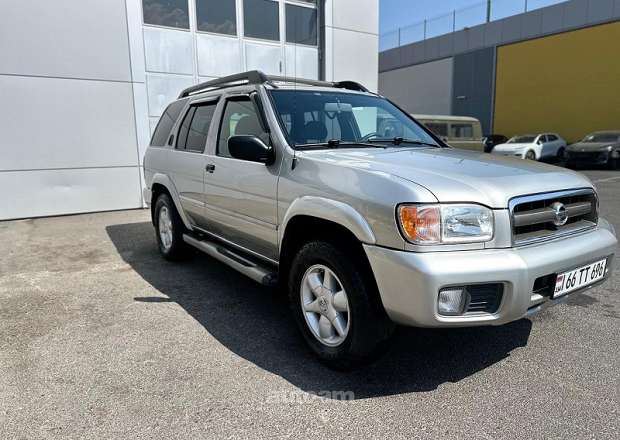 Nissan Pathfinder 2002 — фото 3