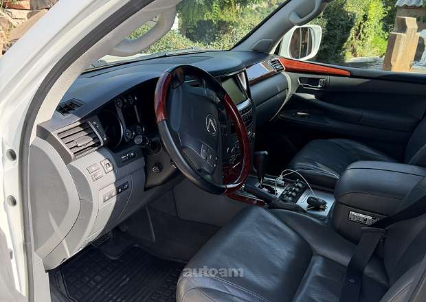 Lexus LX 570