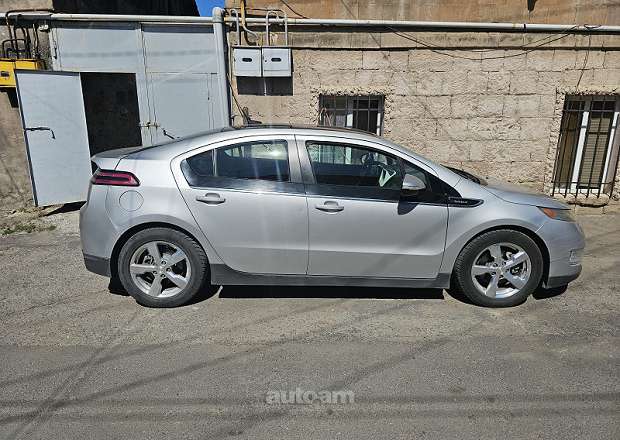 Chevrolet Volt 2011 — լուսանկար 1
