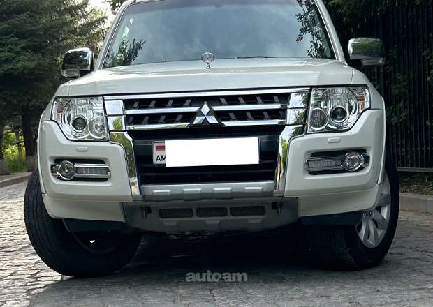 Mitsubishi Pajero 2009 — photo 3