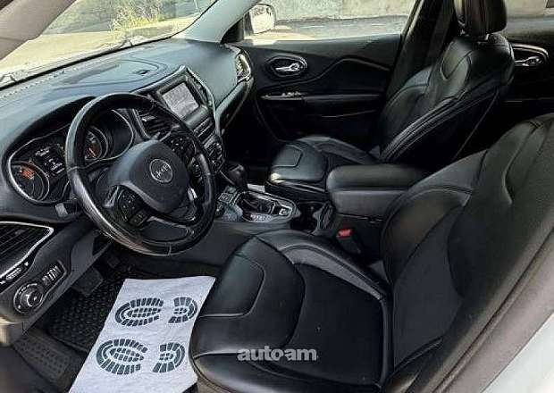 Jeep Cherokee 2019 — լուսանկար 8