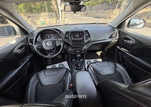 Jeep Cherokee 2019 — լուսանկար 6