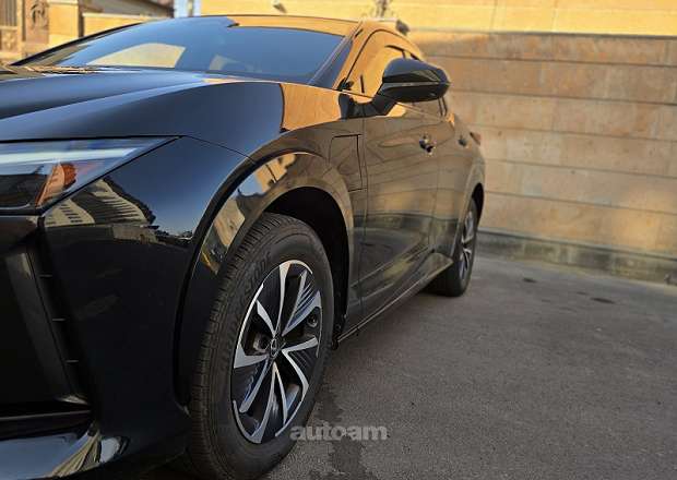 Lexus RZ 300 2024 — լուսանկար 3