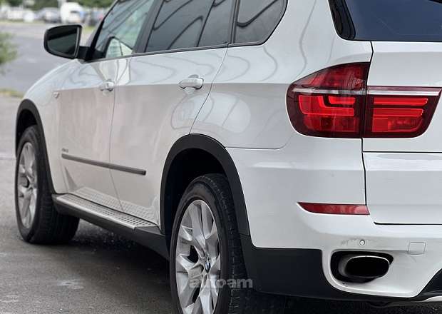 BMW X5 2011 — photo 2