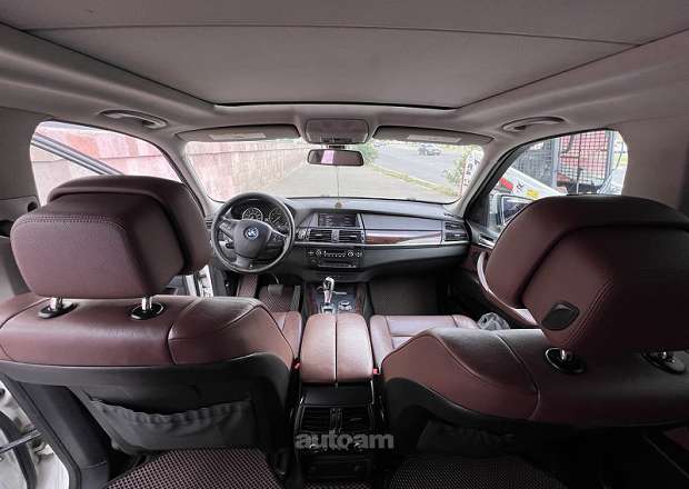 BMW X5 2011 — photo 10