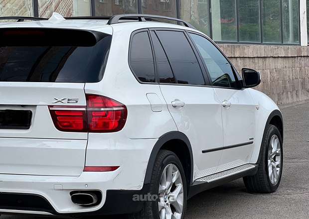 BMW X5 2011 — photo 3