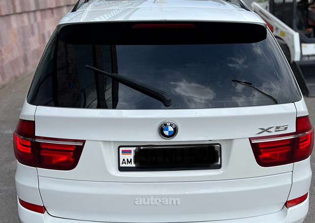 BMW X5 2011 — photo 8