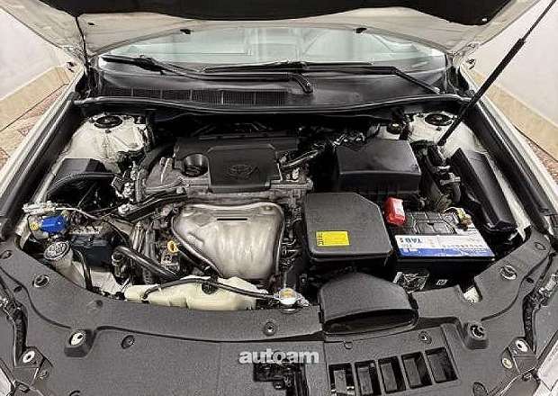 Toyota Camry 2015 — photo 2