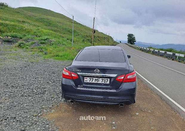 Nissan Altima 2017 — photo 2
