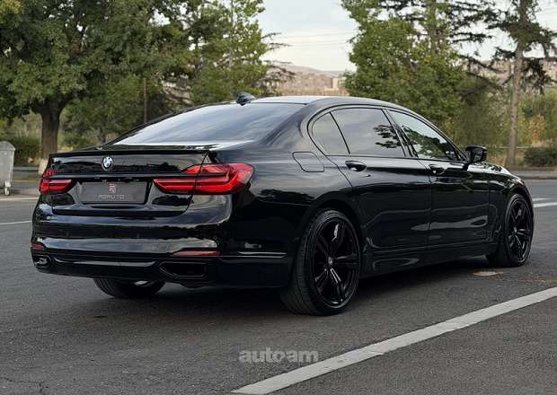 BMW 740 2018 — photo 8