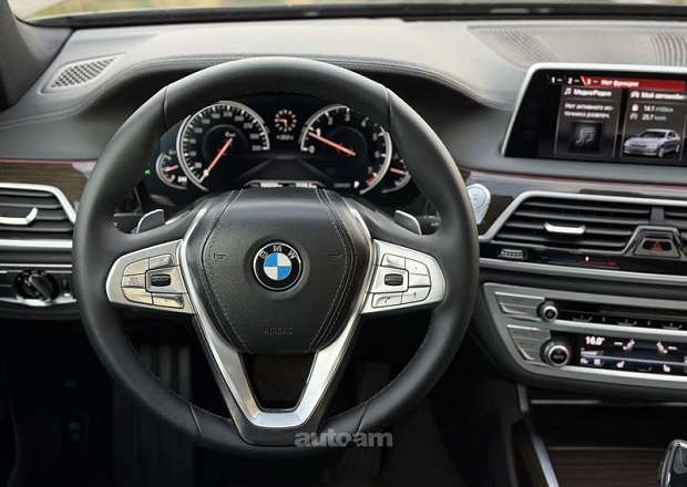 BMW 740 2018 — photo 10