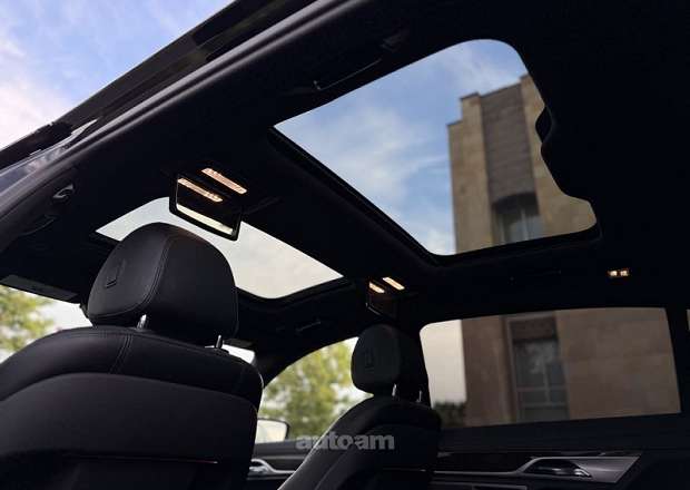 BMW 740 2018 — photo 13