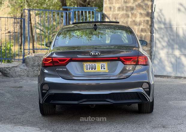 Kia Forte 2022 — photo 10
