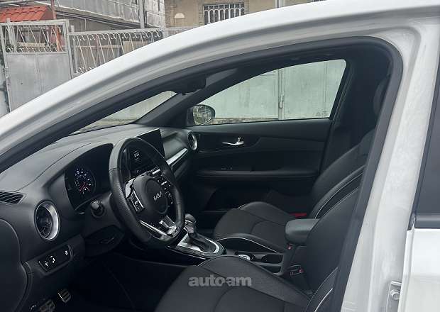 Kia Forte 2023 — լուսանկար 6