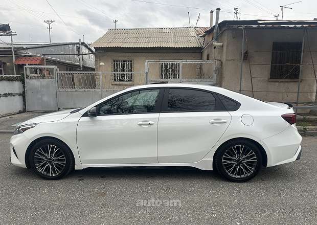 Kia Forte 2023 — լուսանկար 2