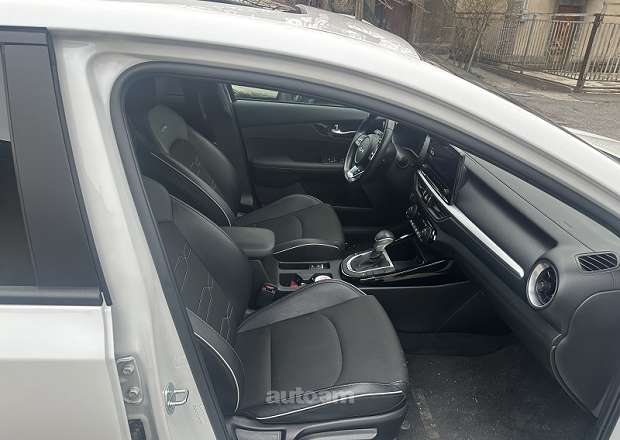 Kia Forte 2023 — լուսանկար 7