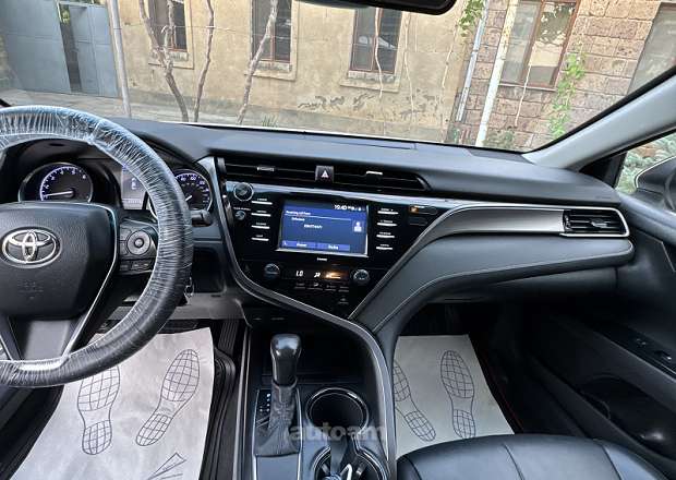 Toyota Camry 2020 — լուսանկար 5