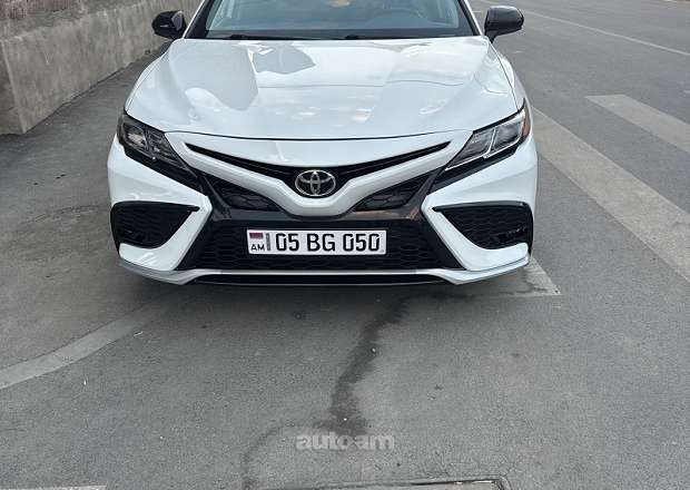 Toyota Camry 2020 — լուսանկար 2
