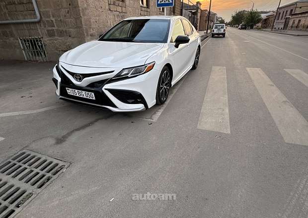 Toyota Camry 2020 — լուսանկար 3
