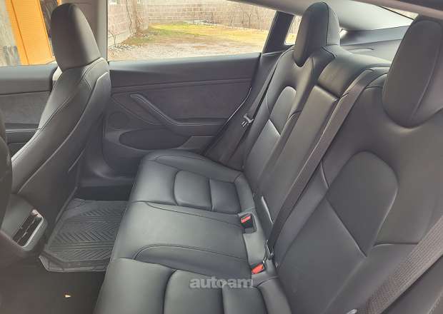 Tesla Model 3 2023 — photo 2