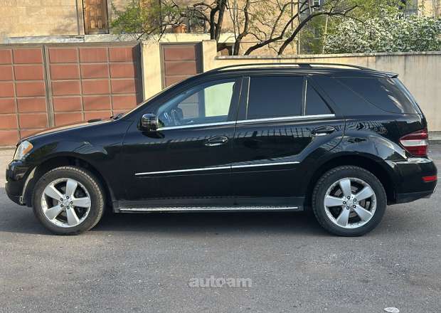 Mercedes-Benz ML 350 2011 — լուսանկար 1