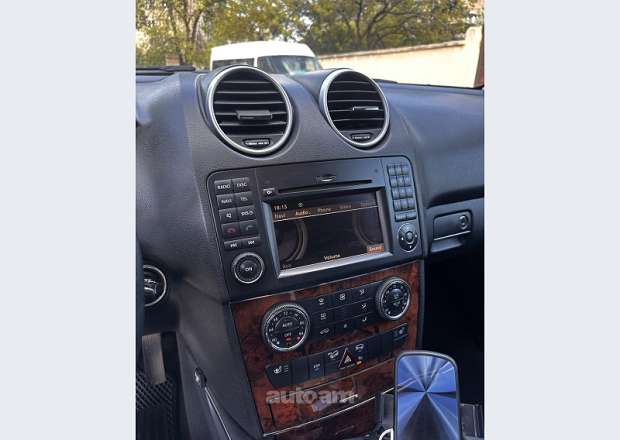 Mercedes-Benz ML 350 2011 — լուսանկար 14