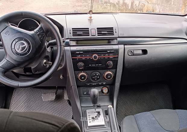 Mazda 3 2005 — լուսանկար 4
