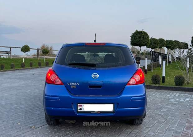 Nissan Versa 2009 — լուսանկար 4